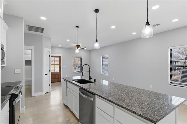 Building Photo - 1004 W Hanna St