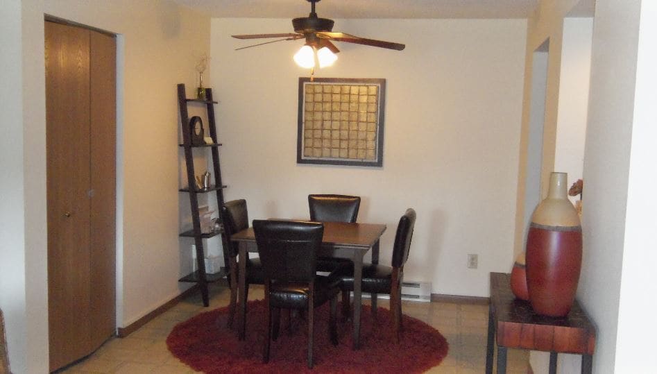 Dining Area - Pioneer Square
