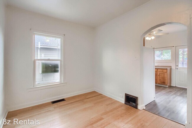 Building Photo - 3 br, 1 bath House - 3935 S Bannock St