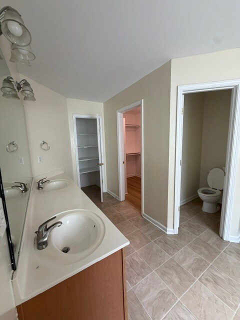 Building Photo - 17239 Knoxwood Dr