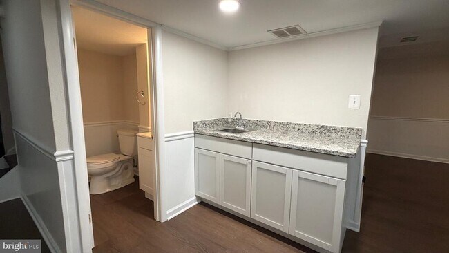 Building Photo - 7216 Reservation Dr