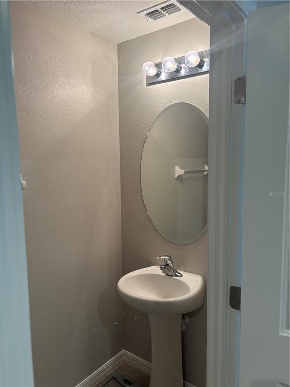 Building Photo - 16904 Storyline Dr