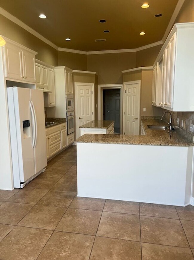 Building Photo - 3 Bedroom 3 Bathroom Berry Creek Home