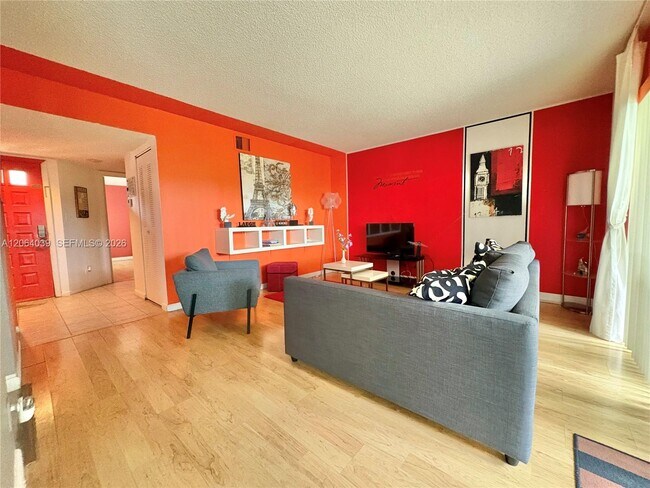Building Photo - 929 Coral Club Dr