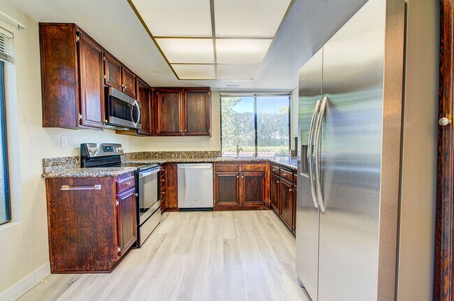 Building Photo - 2574 Pera Cir