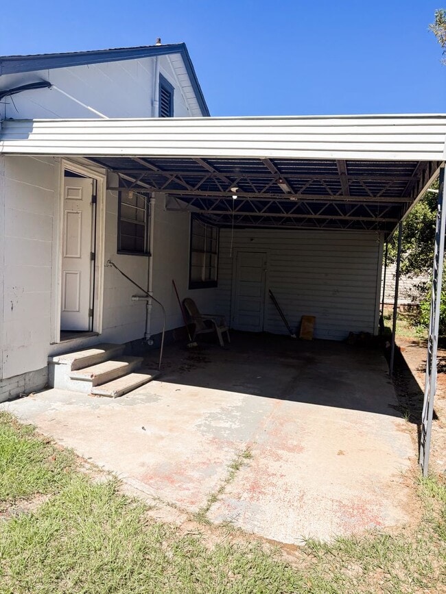 Building Photo - Affordable 2 BR 1 bath home