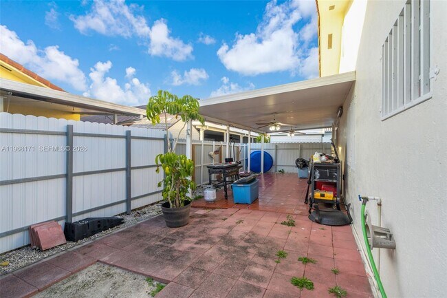 Building Photo - 7562 W 32nd Ct