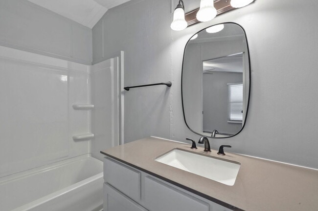 Building Photo - 6516 Blue Water Ct