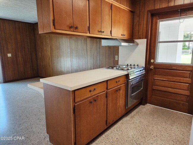 Building Photo - 16236 E Lullwater Dr
