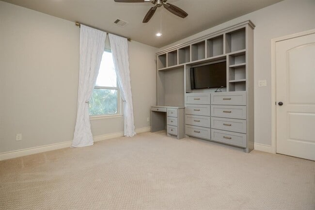 Building Photo - 64 Daffodil Meadow Pl