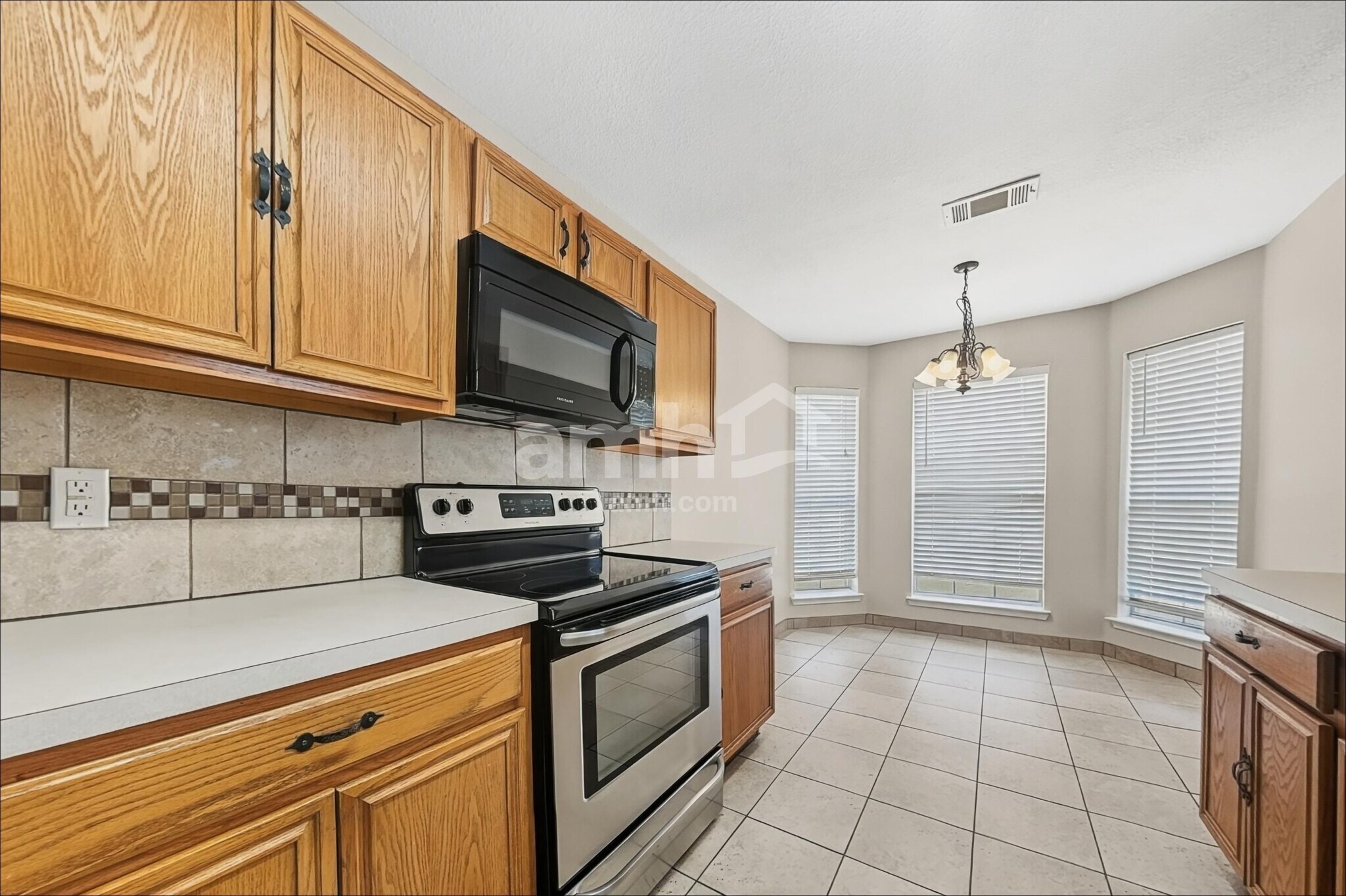 Building Photo - 1325 Misty Dr