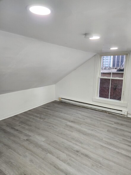 Building Photo - 16 3rd St