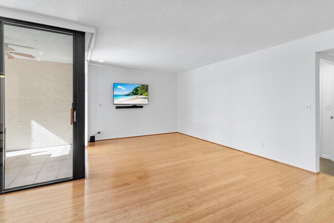 Building Photo - 750 Egret Cir