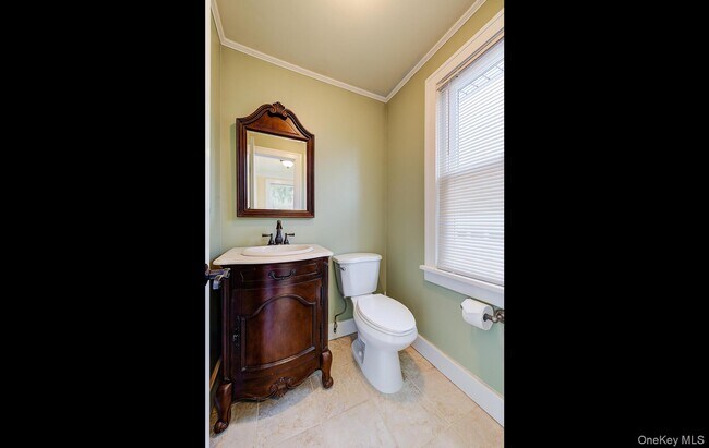 Building Photo - 256 Nassau Rd