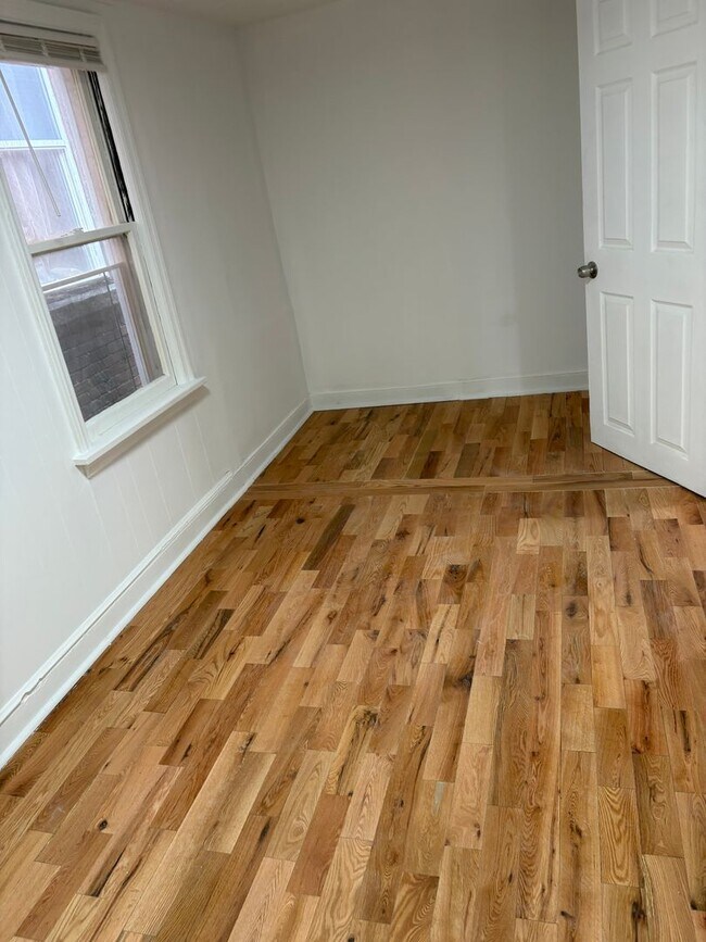 Building Photo - 10 Congress St