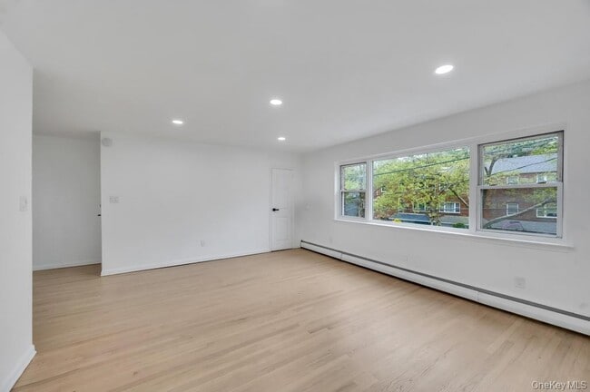 Building Photo - 74-16 85th Rd