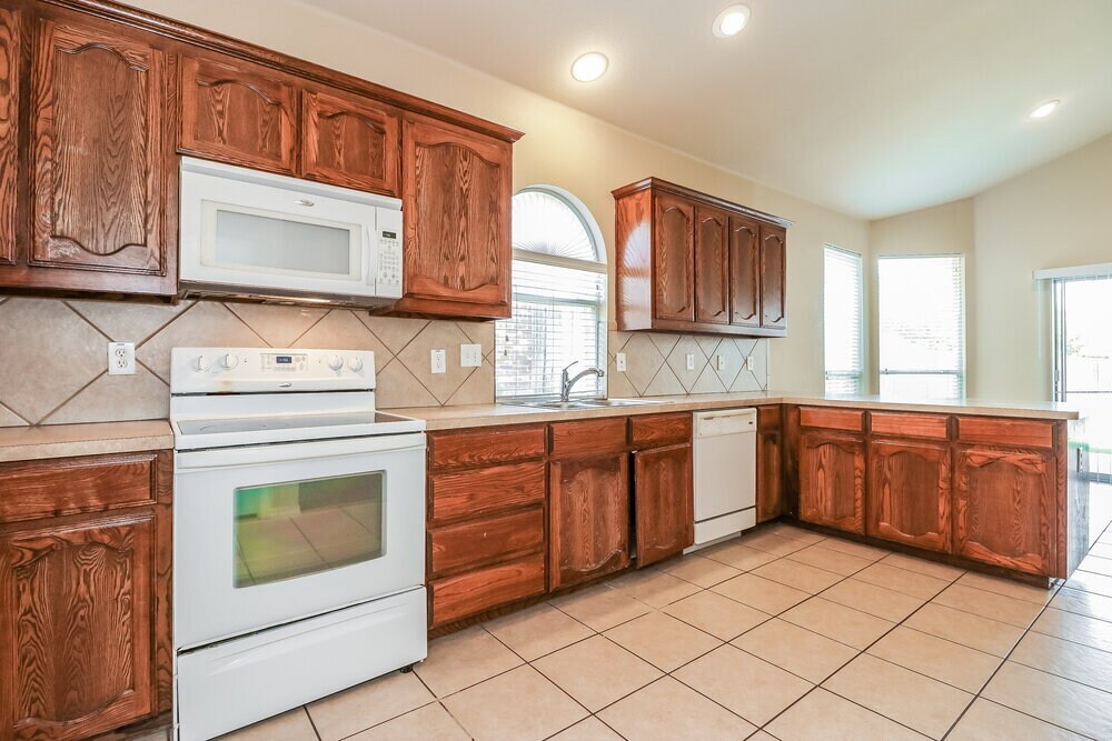 Building Photo - 12817 Dorset Dr