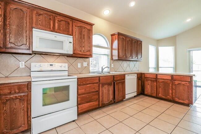Building Photo - 12817 Dorset Dr