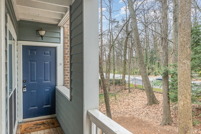 Building Photo - 2512 Cranbrook Ln