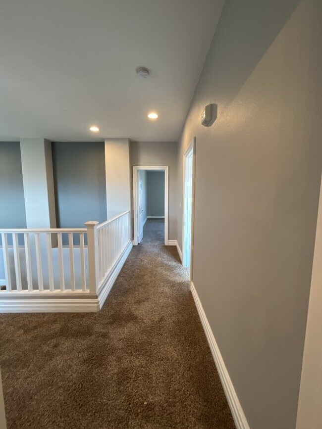 Building Photo - Stunning 2 story, 5-bedroom home in Rhodes Ranch