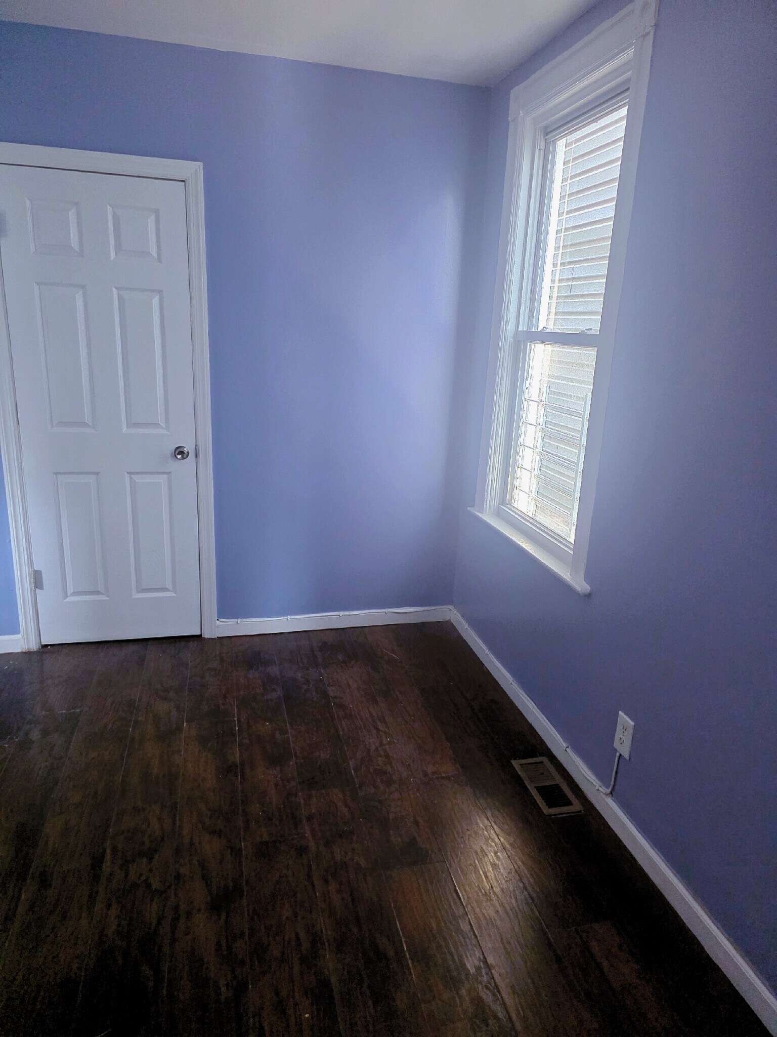 Building Photo - 212 Oakwood Pl