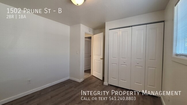 Building Photo - 1502 Prune St