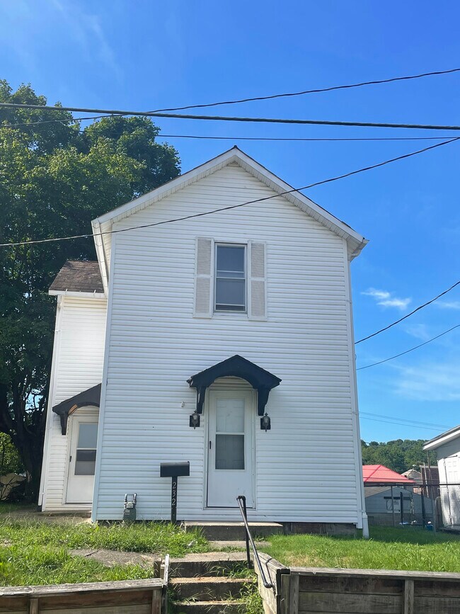 Primary Photo - 232 Sand St