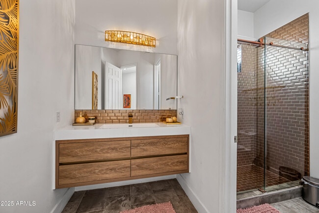 Building Photo - 15831 E Thistle Dr