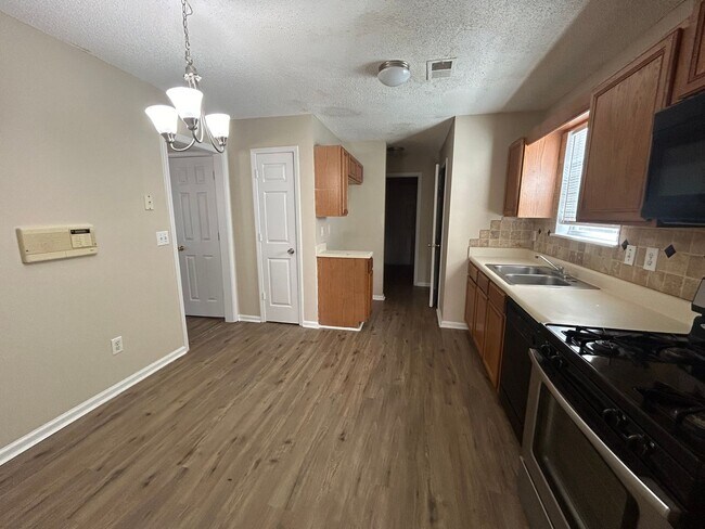 Building Photo - **MOVE IN WITH NO SECURITY DEPOSIT**8205 Autumn Greene Dr: Spacious 4 BR, 2.5 BA home only 2 mile...