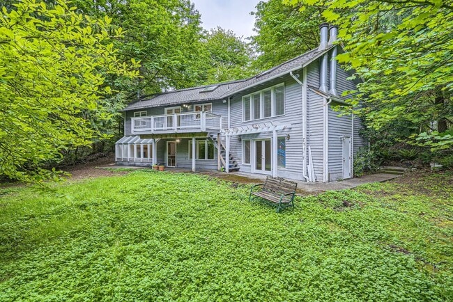 Building Photo - Available NOW! Waterfront >> Newly Remodel...