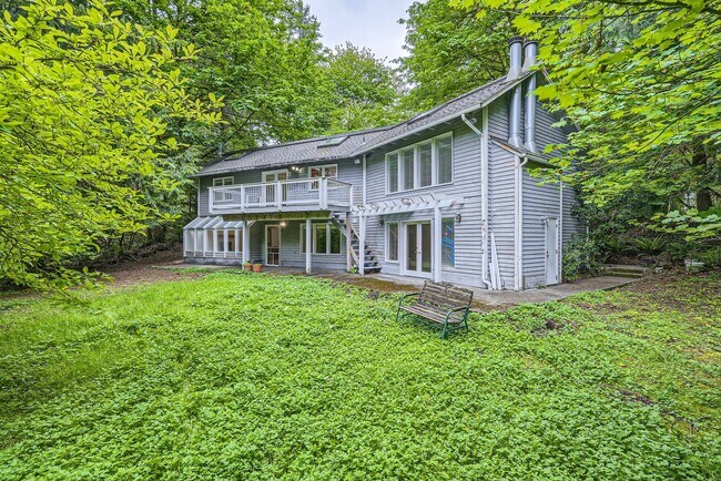 Building Photo - PRICE DROP!! >> Available NOW! Waterfront ...