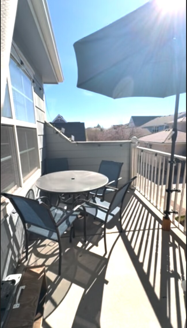 Building Photo - 2436 Syracuse St