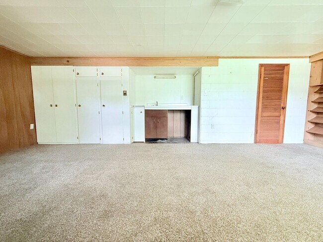 Building Photo - 4-Bed House in Cedar Falls