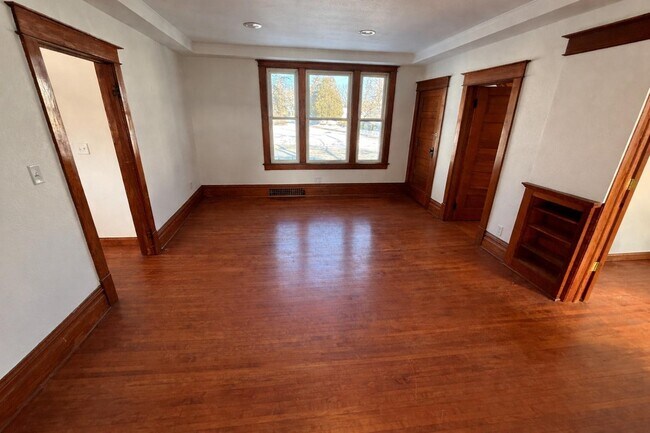 Building Photo - 1103 West Dr