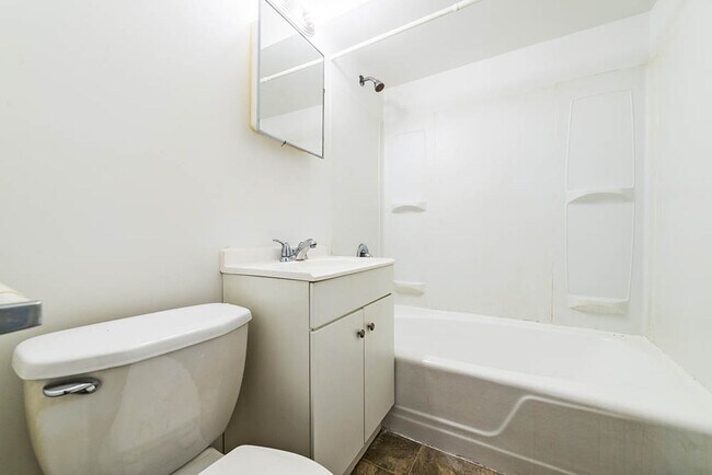 Building Photo - 14133 S School St Riverdale, IL 60827