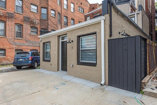 Building Photo - 1716 St Paul St