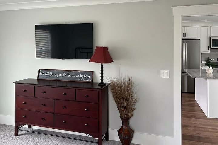 Building Photo - 222 Brookview Dr