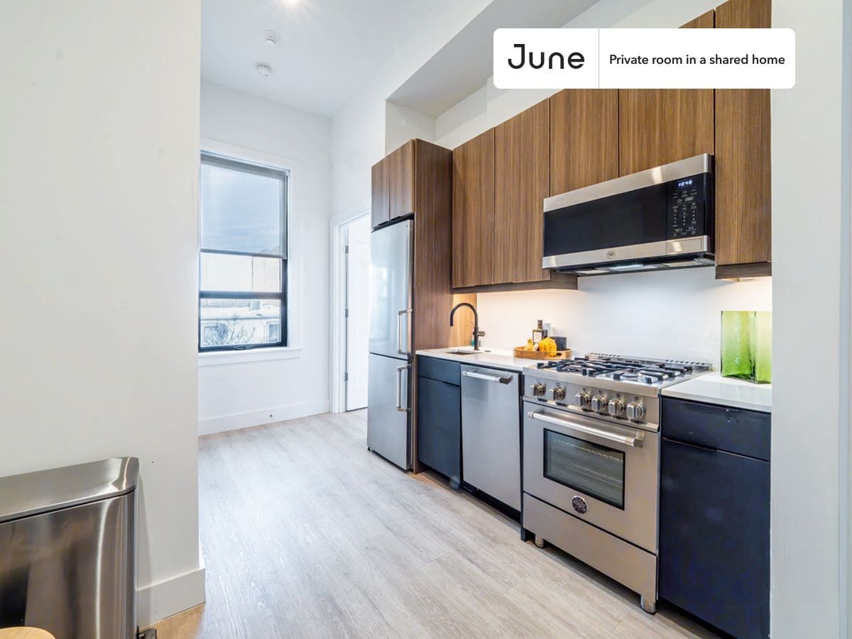 Building Photo - Room in Shared 4 bed/2 bath home