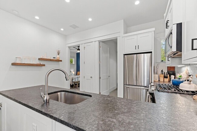 Building Photo - 3206 Garden Villa Ln