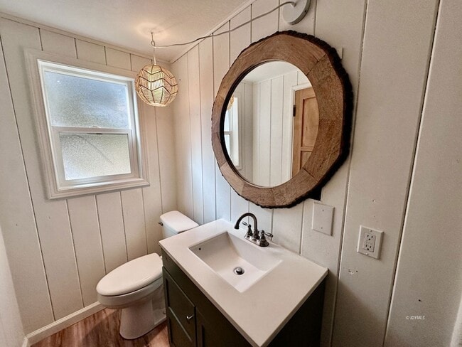 Building Photo - 54120 Pine Crest Ave