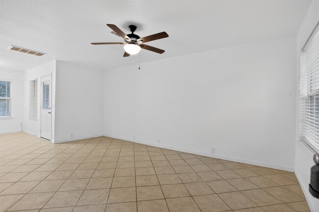 Building Photo - 17627 S Summit Canyon Dr