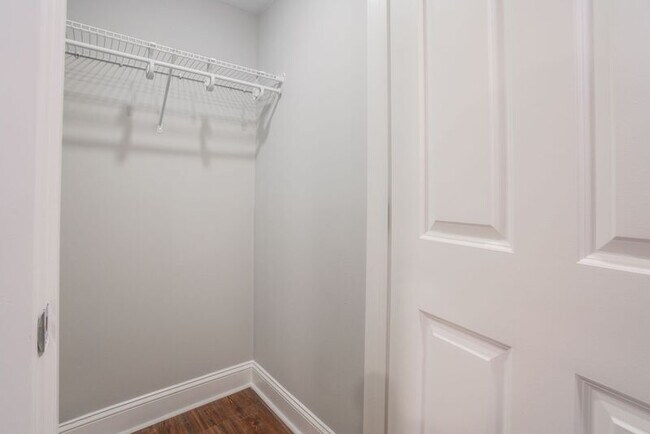 Building Photo - 310 E Lanvale St