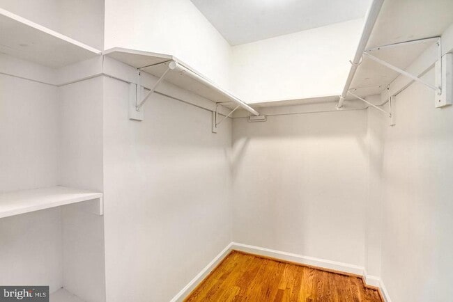 Building Photo - 9821 Hampton Ln