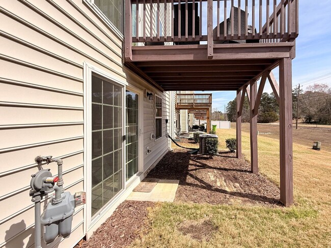 Building Photo - 6616 Pathfinder Wy