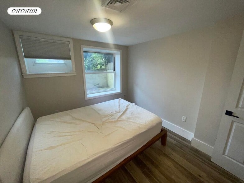 Building Photo - 332 Locust St