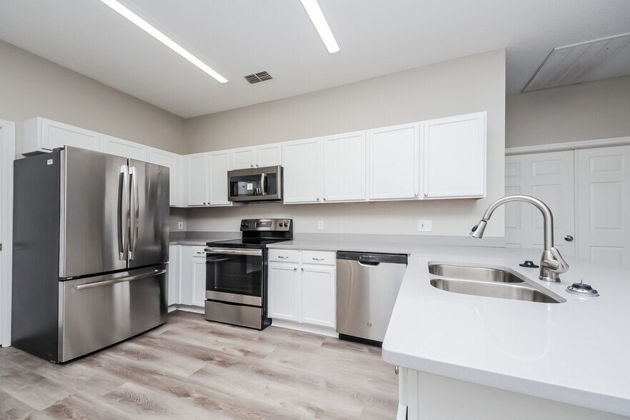 Building Photo - 405 Acacia Tree Way