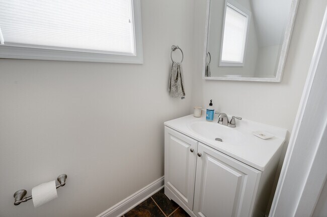Building Photo - 1066 Commonwealth Cir