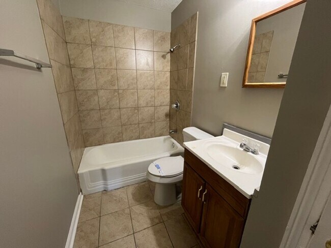 Building Photo - Renovated 4 Bedroom 1.5 Bath Home for Rent!