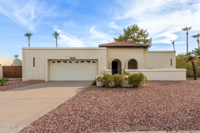Primary Photo - 4521 E Sunrise Dr