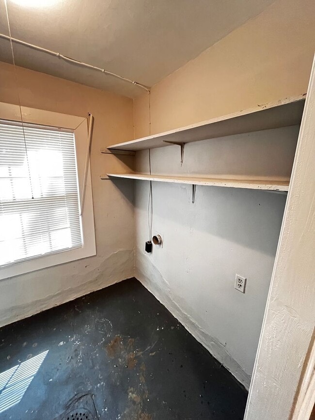 Building Photo - Recently Renovated 3-Bedroom Home